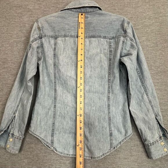 GUESS Vintage Y2K Denim Shirt Womens Small Slim Fit Chambray Western Light Wash - Picture 9 of 11